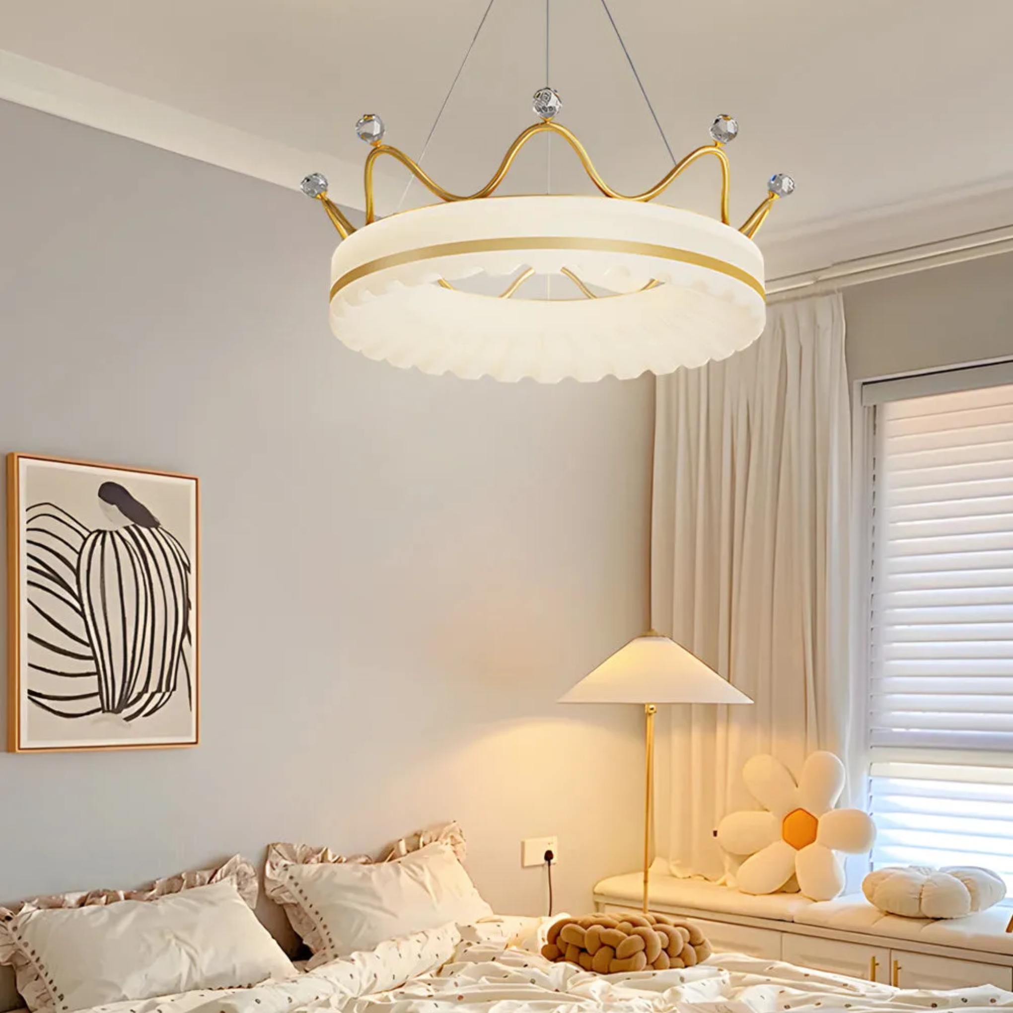 Minimalist hanging crown pendant lighting in synthetic — Brushed Gold