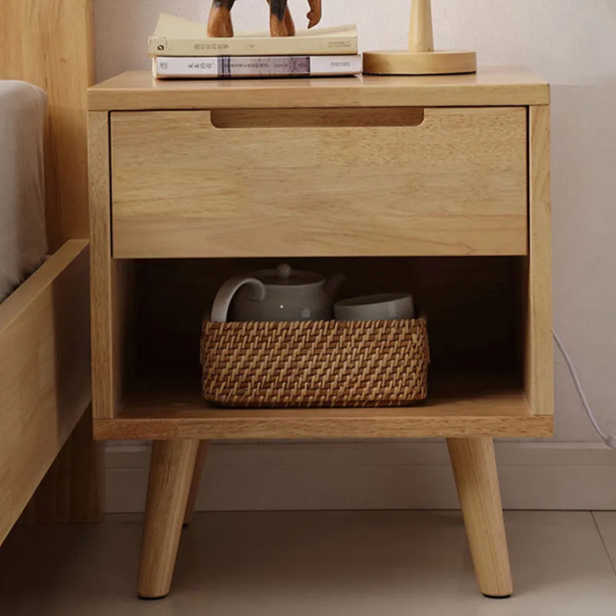 Nordic 1-drawer solid nightstands in wood — Natural