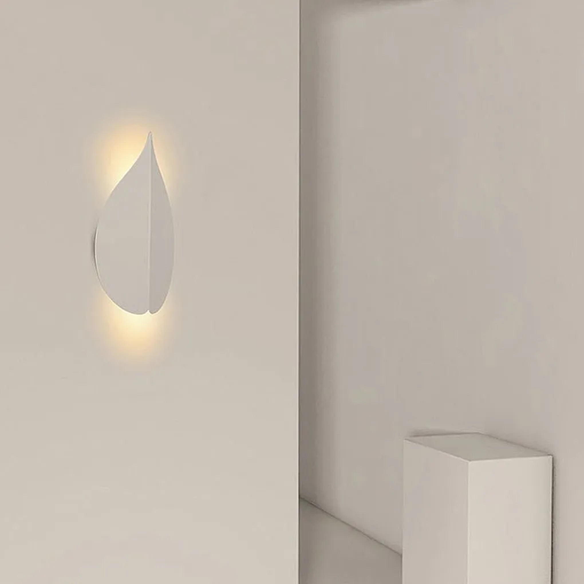 Lighom modern soft leaf synthetic wall sconces — Cool White (6000K) / White