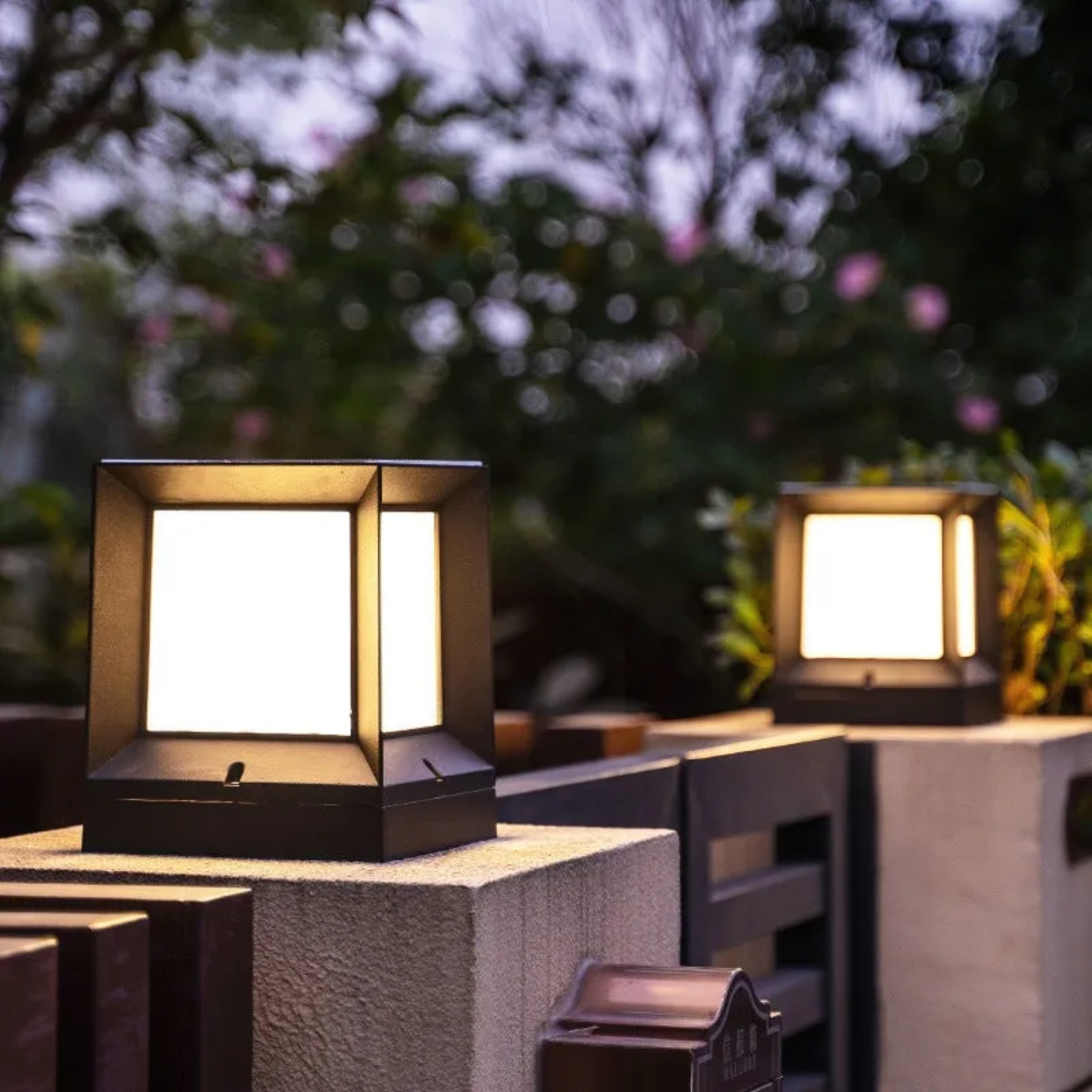 Modern square solar outdoor lighting in acrylic — Set of 1