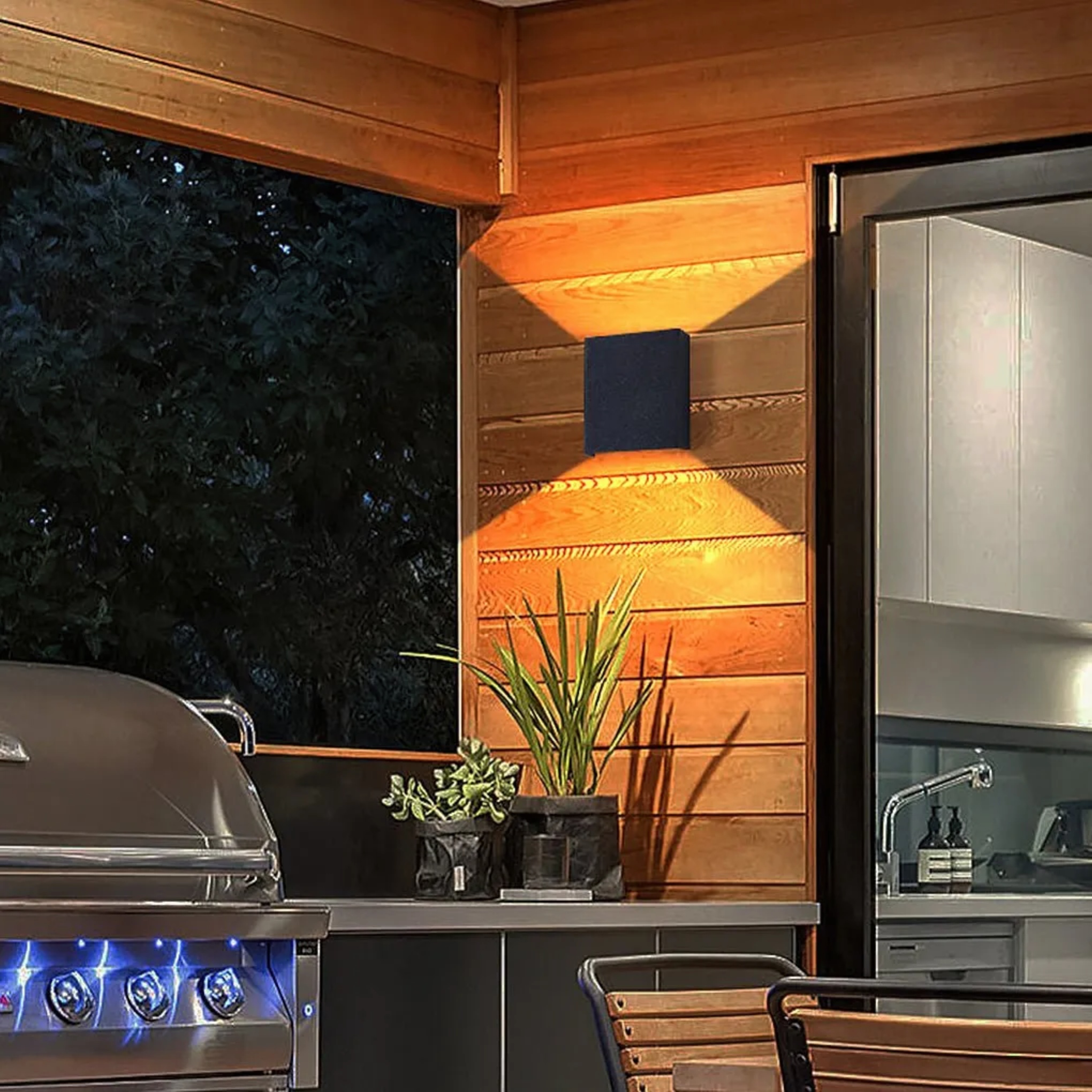Industrial black wall light with LED