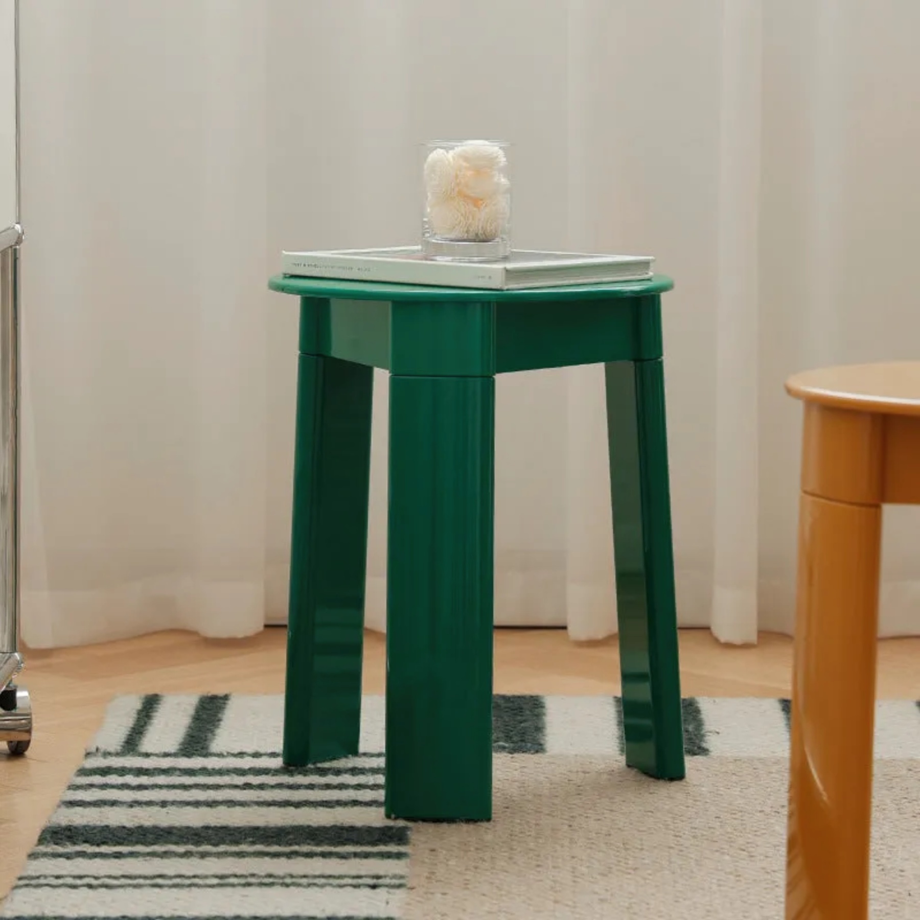 Low triangle green low stools
