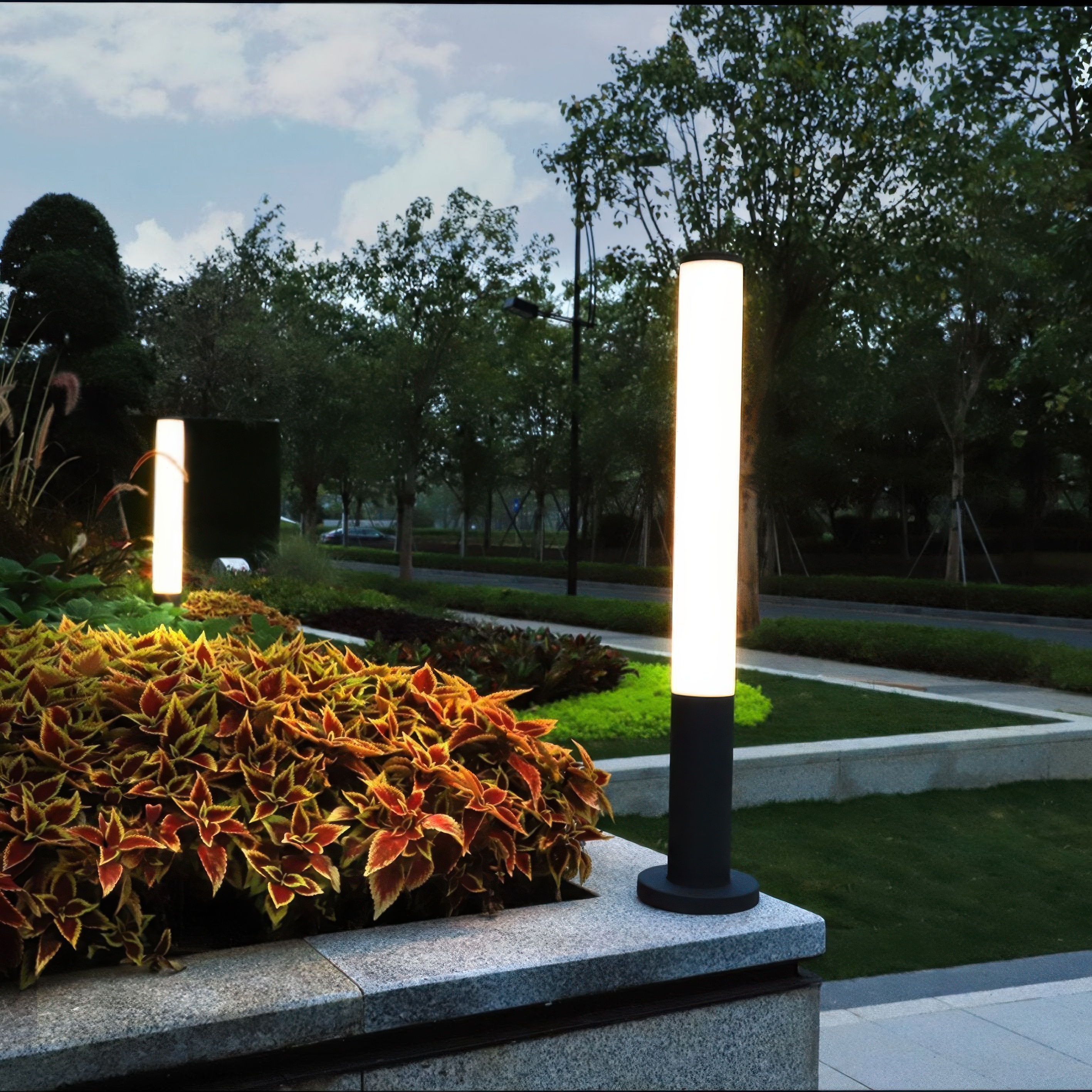 Slender Cylindrical Modern Outdoor Pathway Light