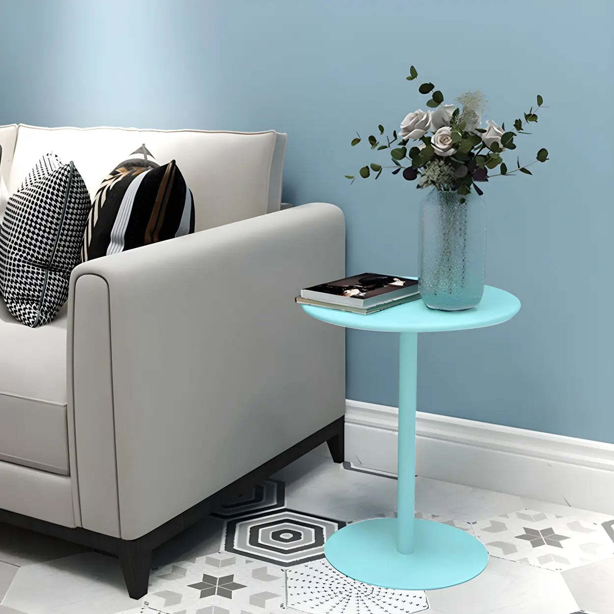 Minimalist Round Metal Pedestal Side Table — Gold / 2
