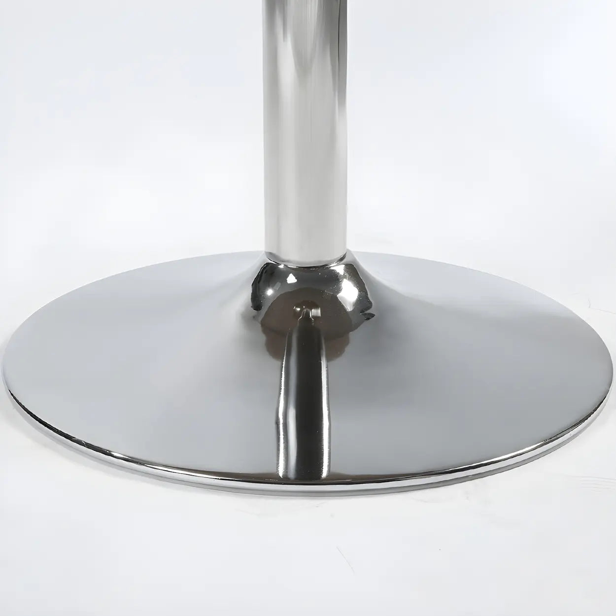 Modern scratch-resistant round black dining tables in glass — 19.7"L x 19.7"W x 29.5"H / Brown