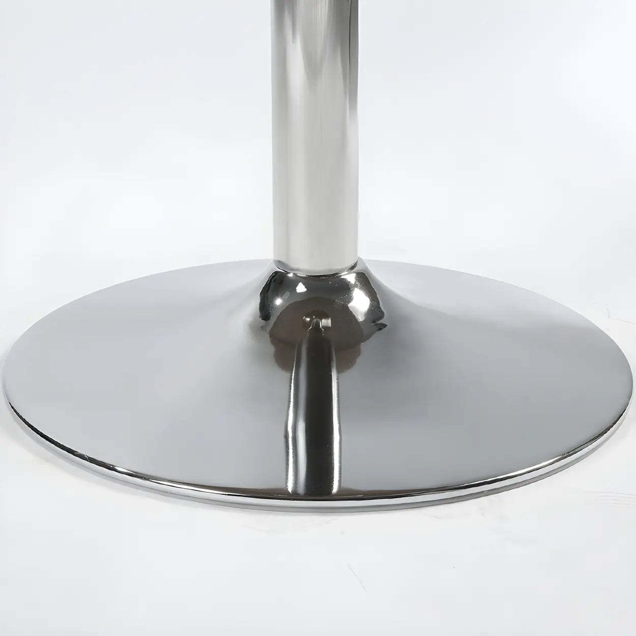 Modern scratch-resistant round black dining tables in glass — 19.7"L x 19.7"W x 29.5"H / Brown