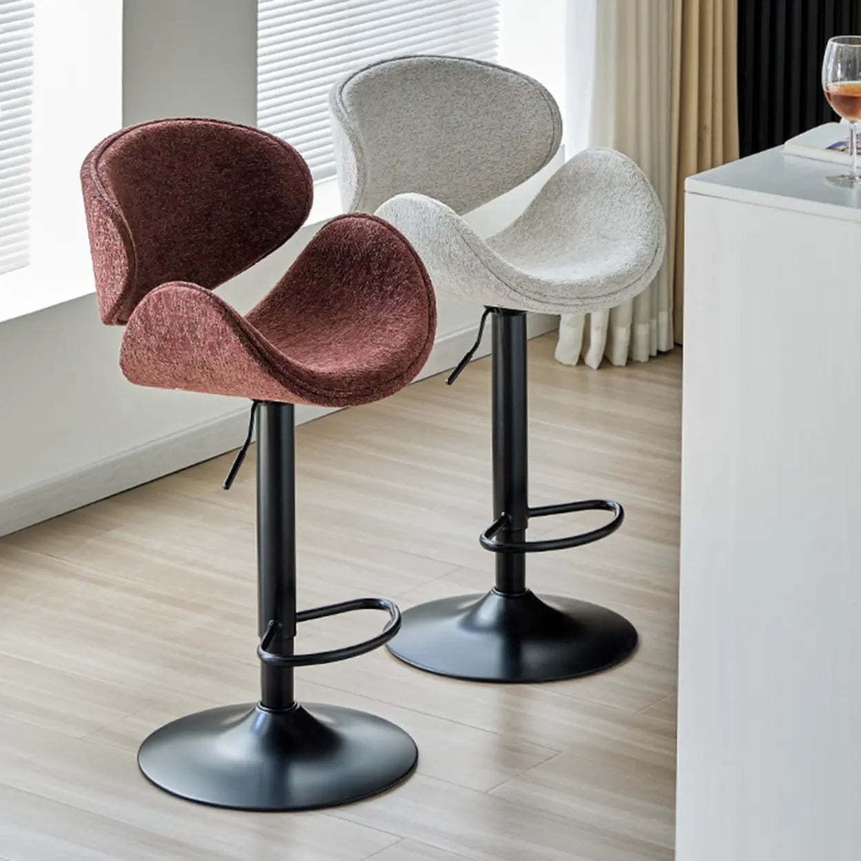 Modern Swivel Saddle Bar Stool with Footrest — Black