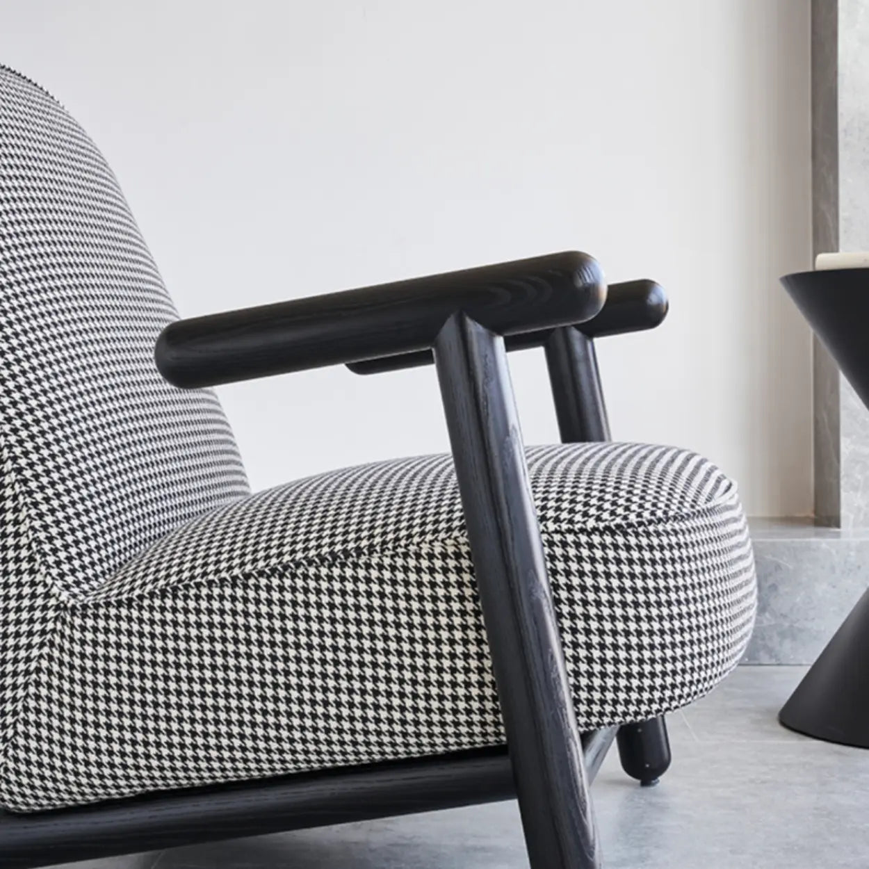 Modern Houndstooth Wood Lounge Chair with Arms