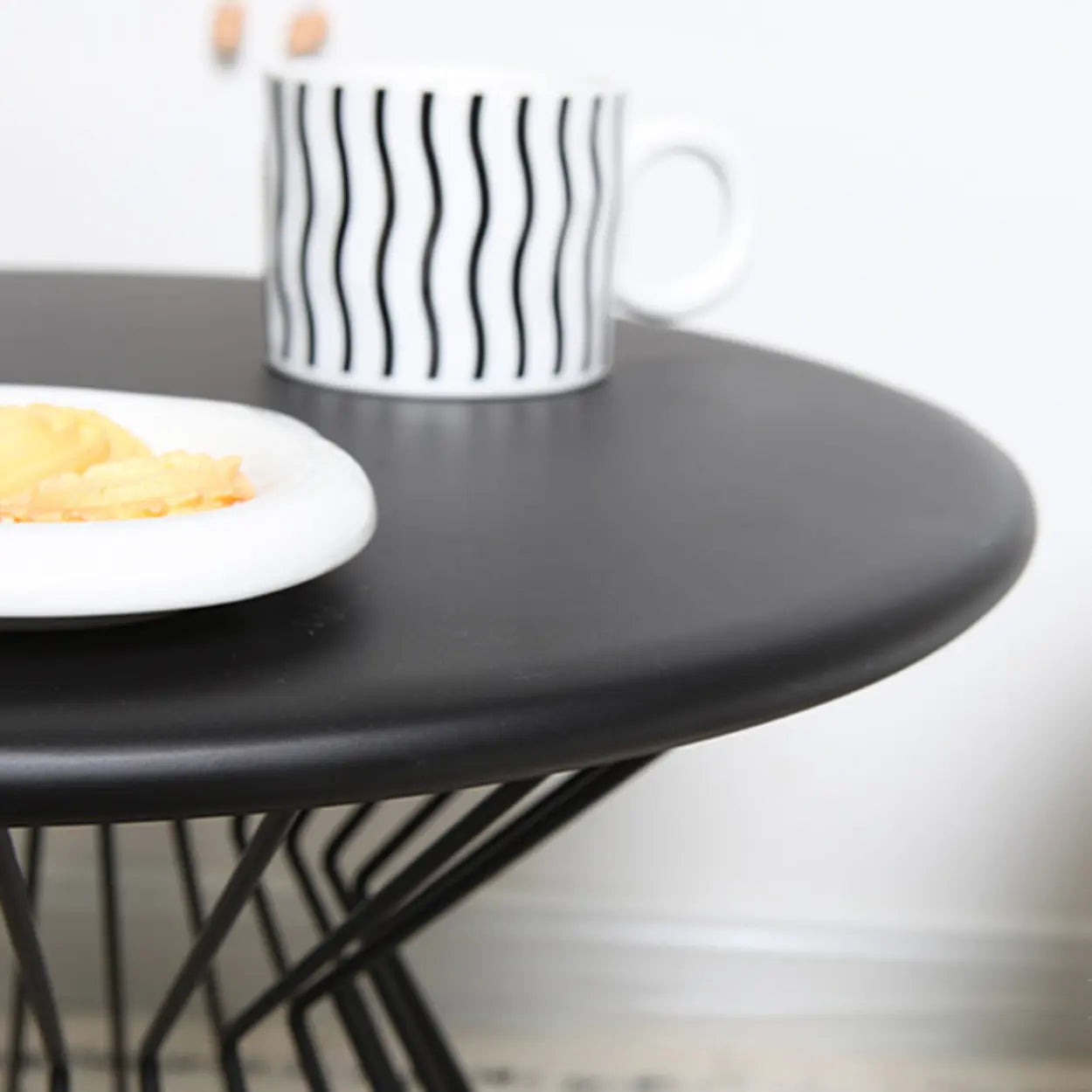 Minimalist Black Metal Small Round Side Table