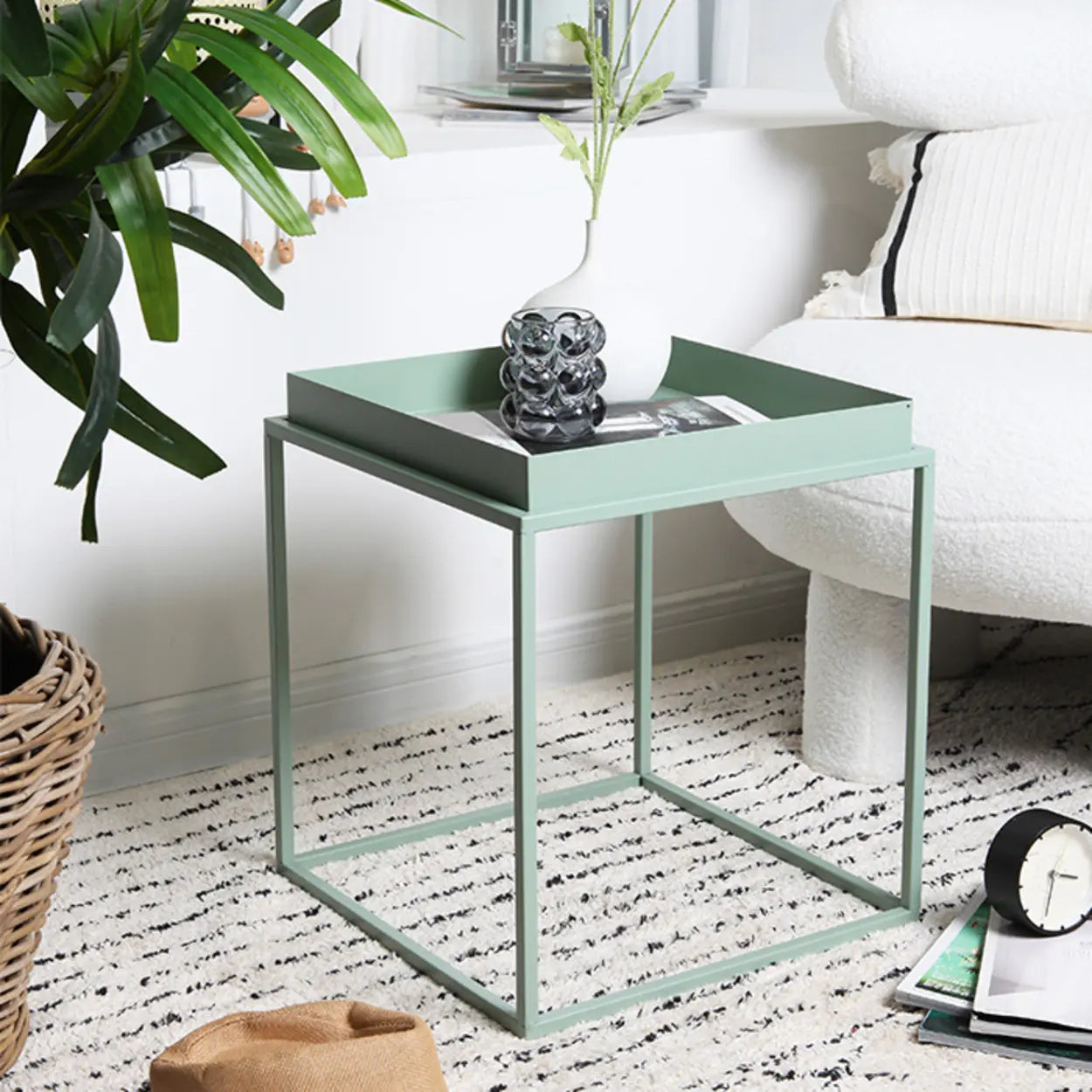 Minimalist Black Metal Small Round Side Table