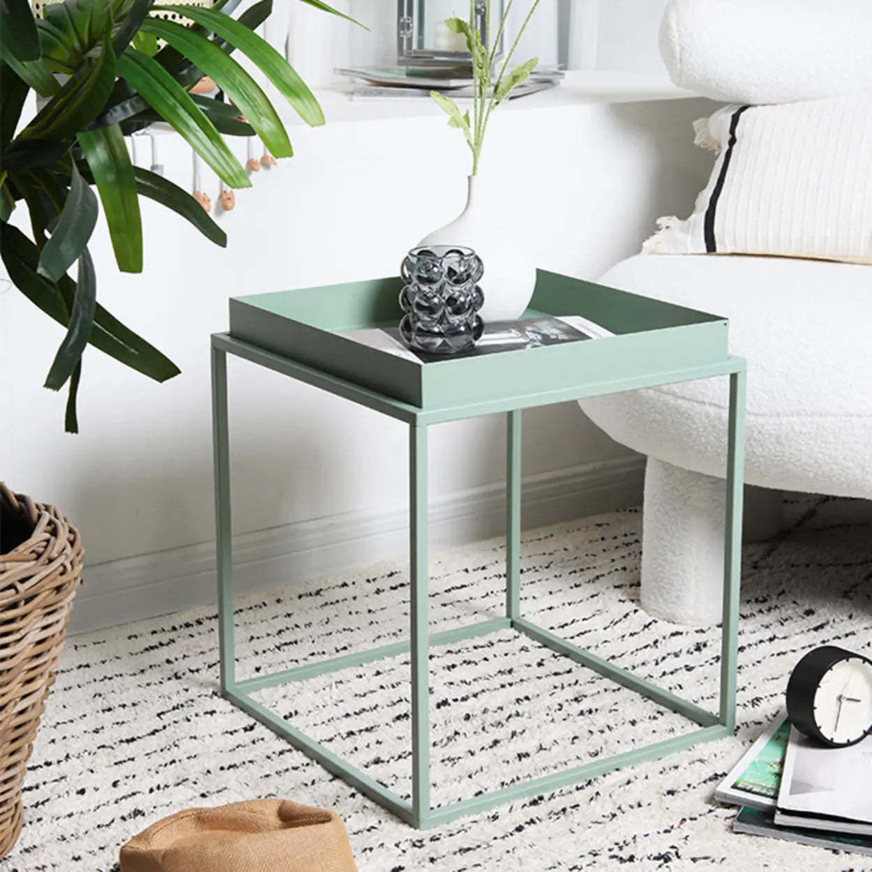 Minimalist Black Metal Small Round Side Table