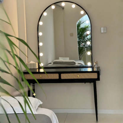 Modern Oval Timber Mirror White Makeup Vanity Set — White-Black / Makeup Vanity & Mirror