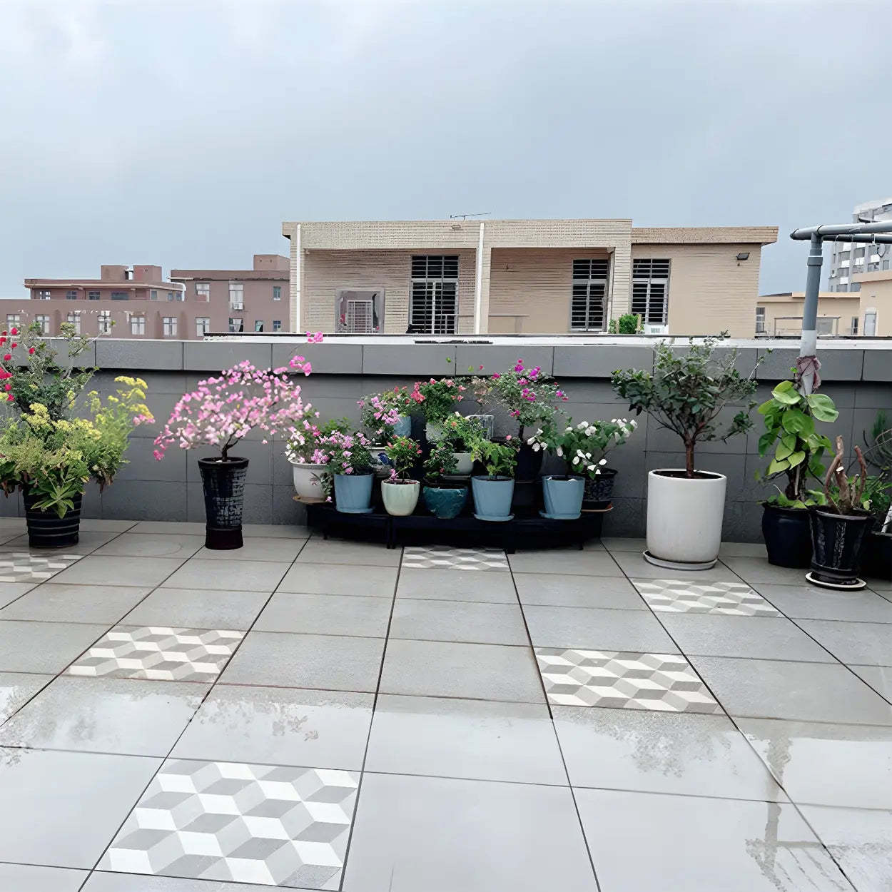 Metal Semi-Circle Balcony Plant Stand