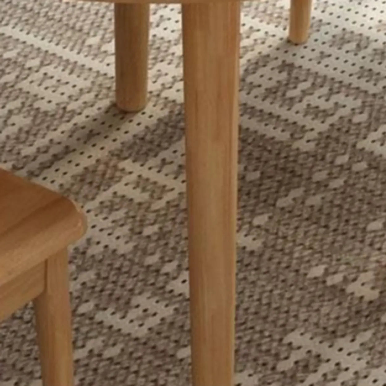 Natural Round Rubberwood Extendable Dining Table