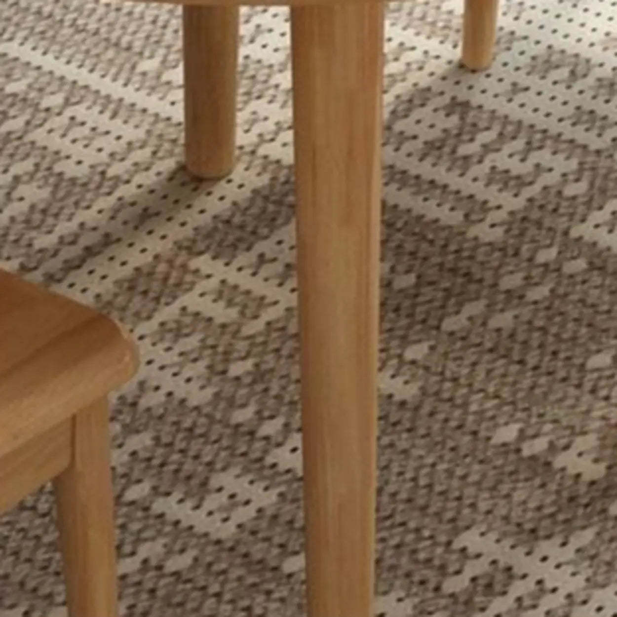 Natural Round Rubberwood Extendable Dining Table