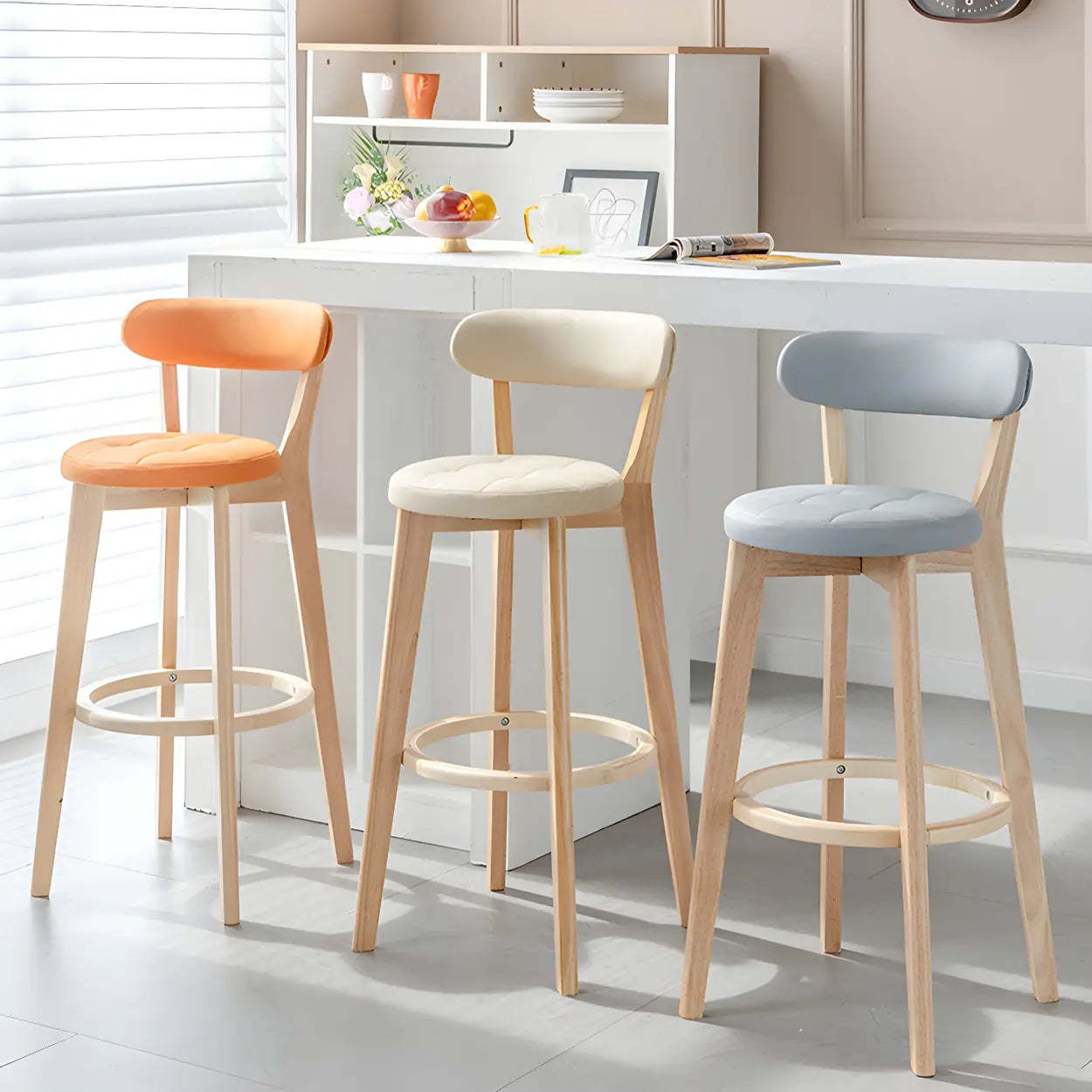 Round Low-Back Wood Bar Stool — 1 Piece / Black