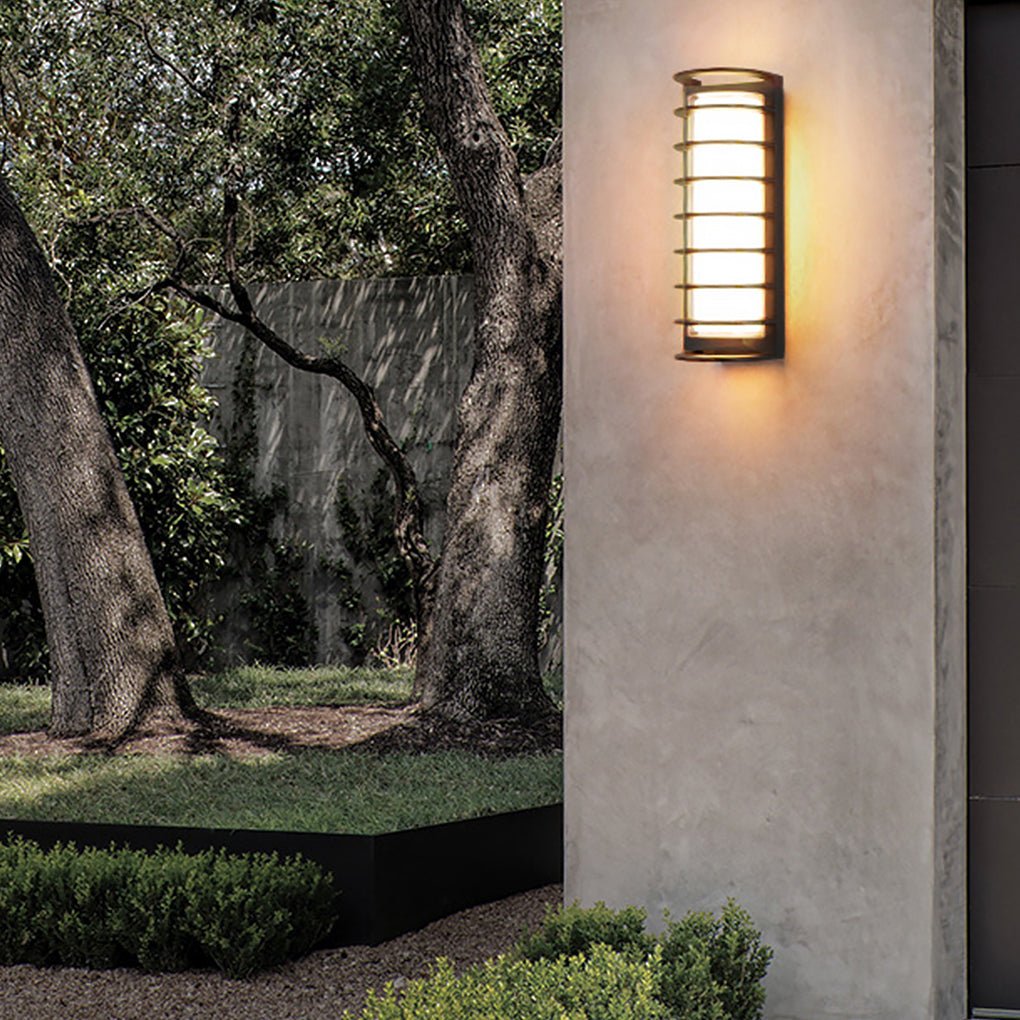 Modern exterior shade outdoor wall lighting in metal — Variant B