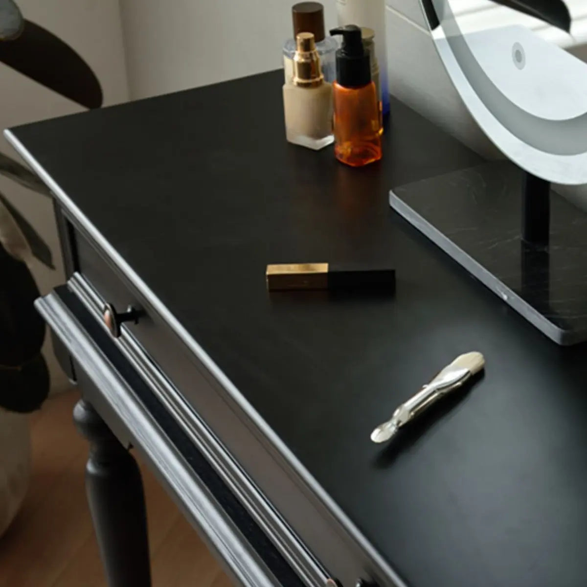Rectangular Wood Black Makeup Vanity Set with Mirror — Warm White / Makeup Vanity & Dresser