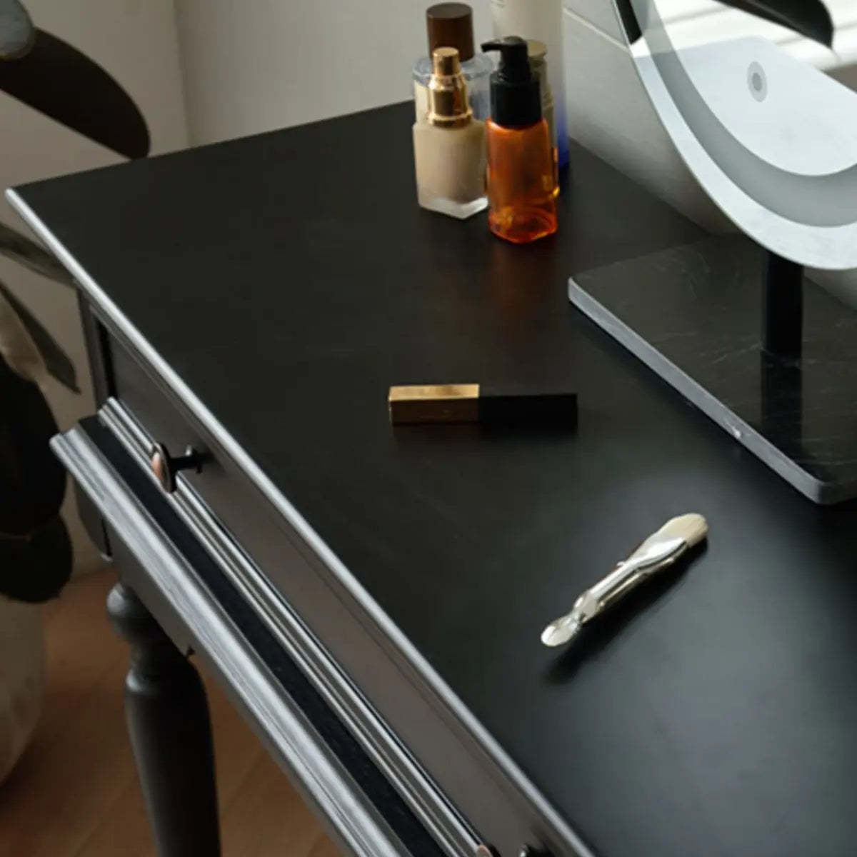 Rectangular Wood Black Makeup Vanity Set with Mirror — Warm White / Makeup Vanity & Dresser