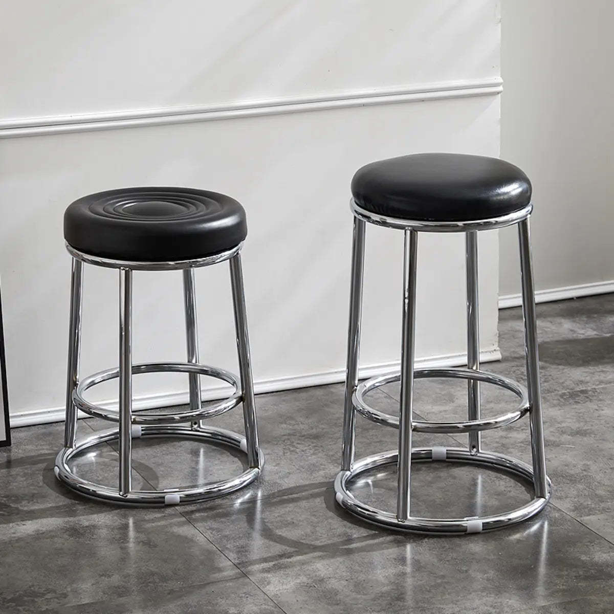 Round Cushioned Metal Backless Black Bar Stool — Black