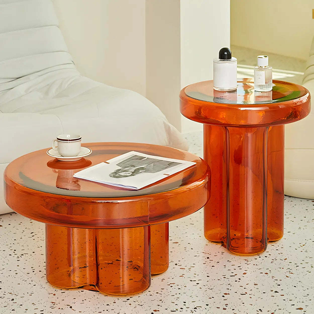Round Green Glass Decorative Pedestal Side Table — Amber / 1
