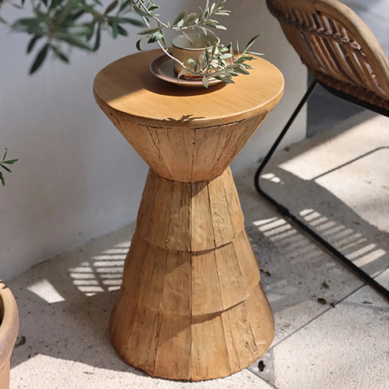 Modern round coffee tables in wood