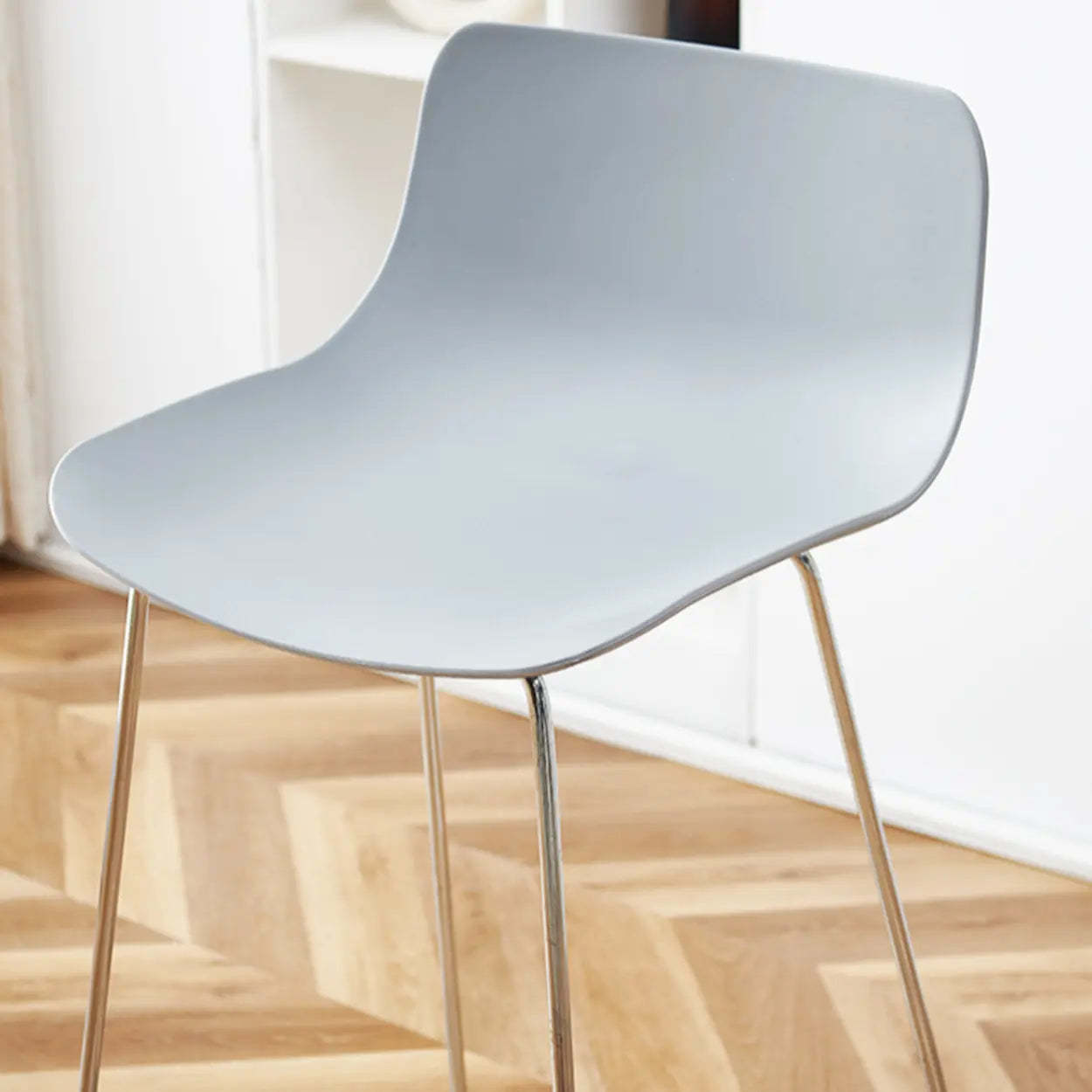 Saddle Low-Back Metal Sled Bar Stool — Silver / White