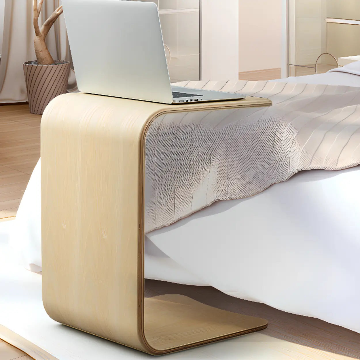 Scandinavian Wood C-Shaped Side Table — Blue