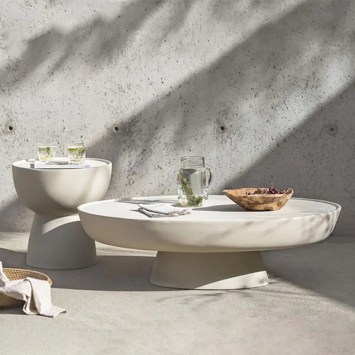 Scratch-Resistant Round Stone Outdoor Coffee Table