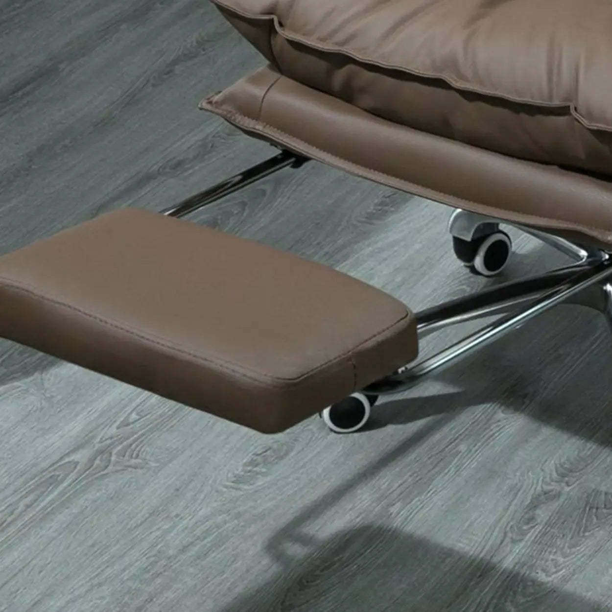 Swivel Ergonomic Recliner Leather Office Chair — White / With Footrest / Sponge