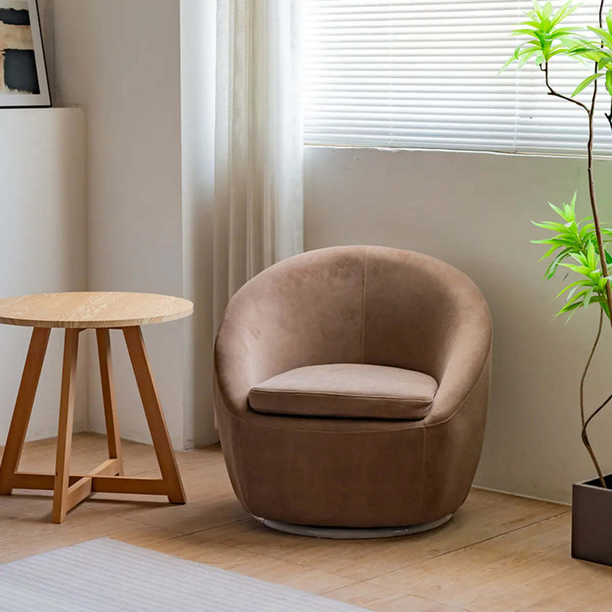 White wood baby barrel accent chairs - modern — Coffee