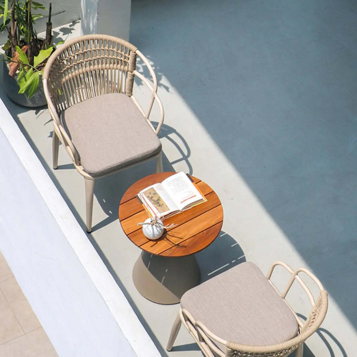 Teak Round Top Aluminum Outdoor Coffee Table