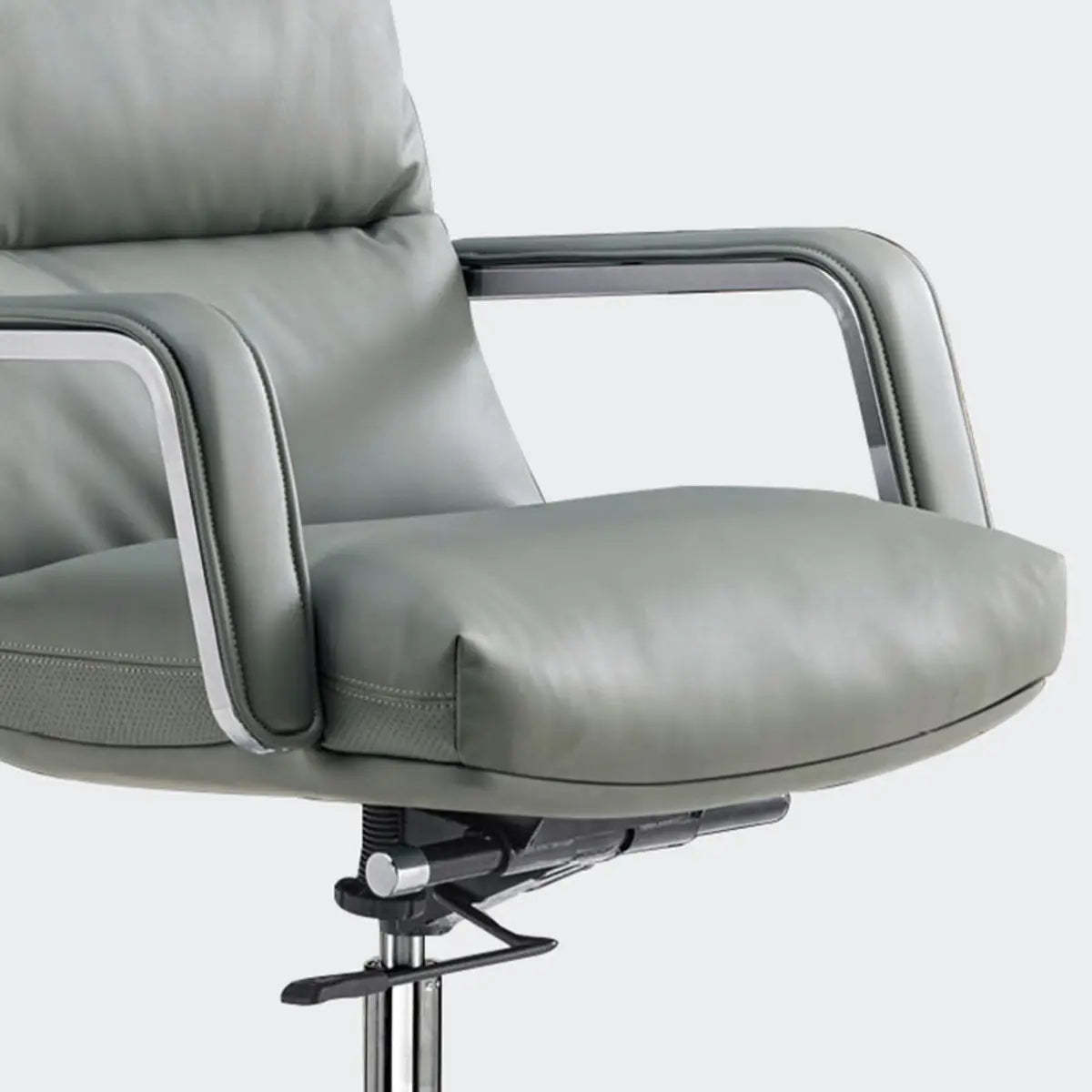 Tilt Swivel Ergonomic Leather Office Chair with Wheels