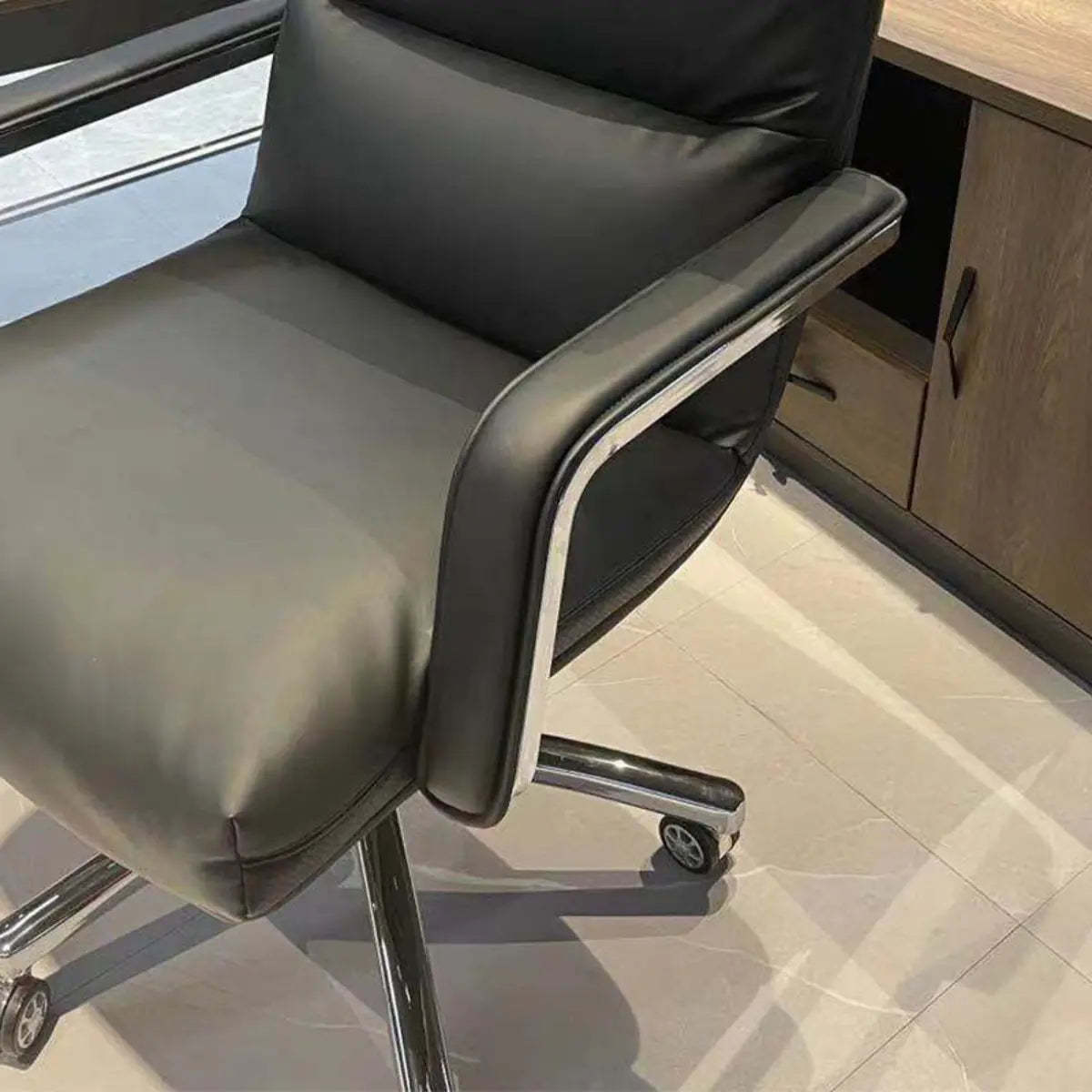 Tilt Swivel Ergonomic Leather Office Chair with Wheels