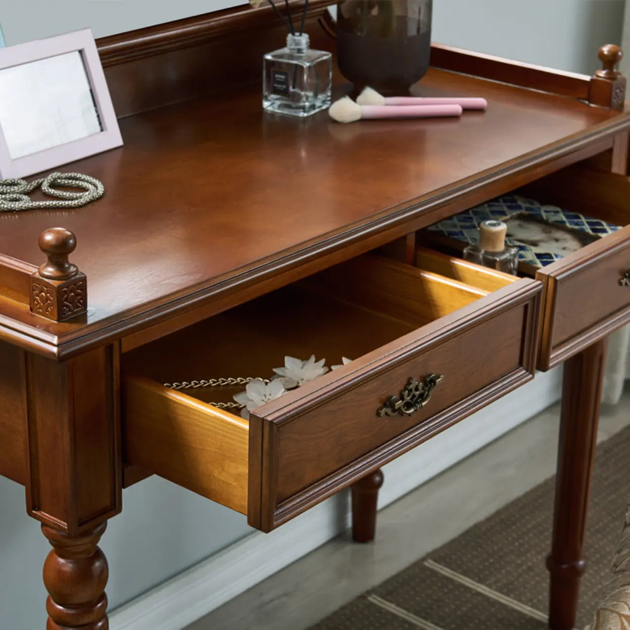 Traditional Rubberwood Drawer Writing Desk