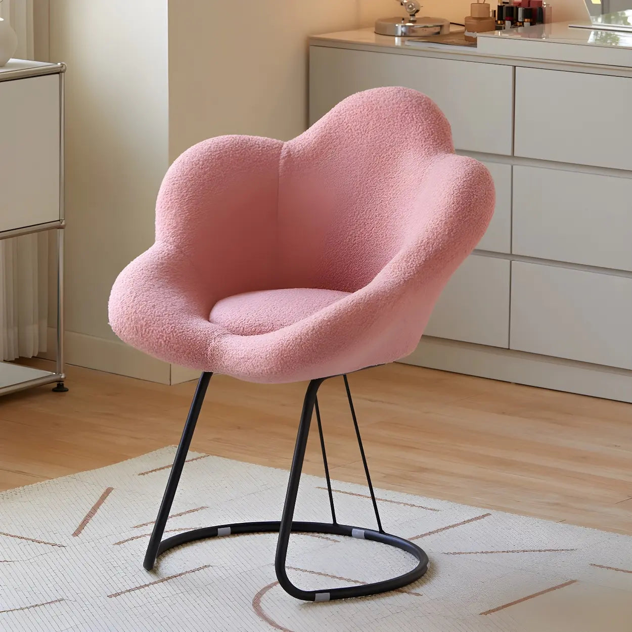 White Flower-Shaped Faux Fur Swivel Vanity Stool — Pink / Pulley / 1 Piece