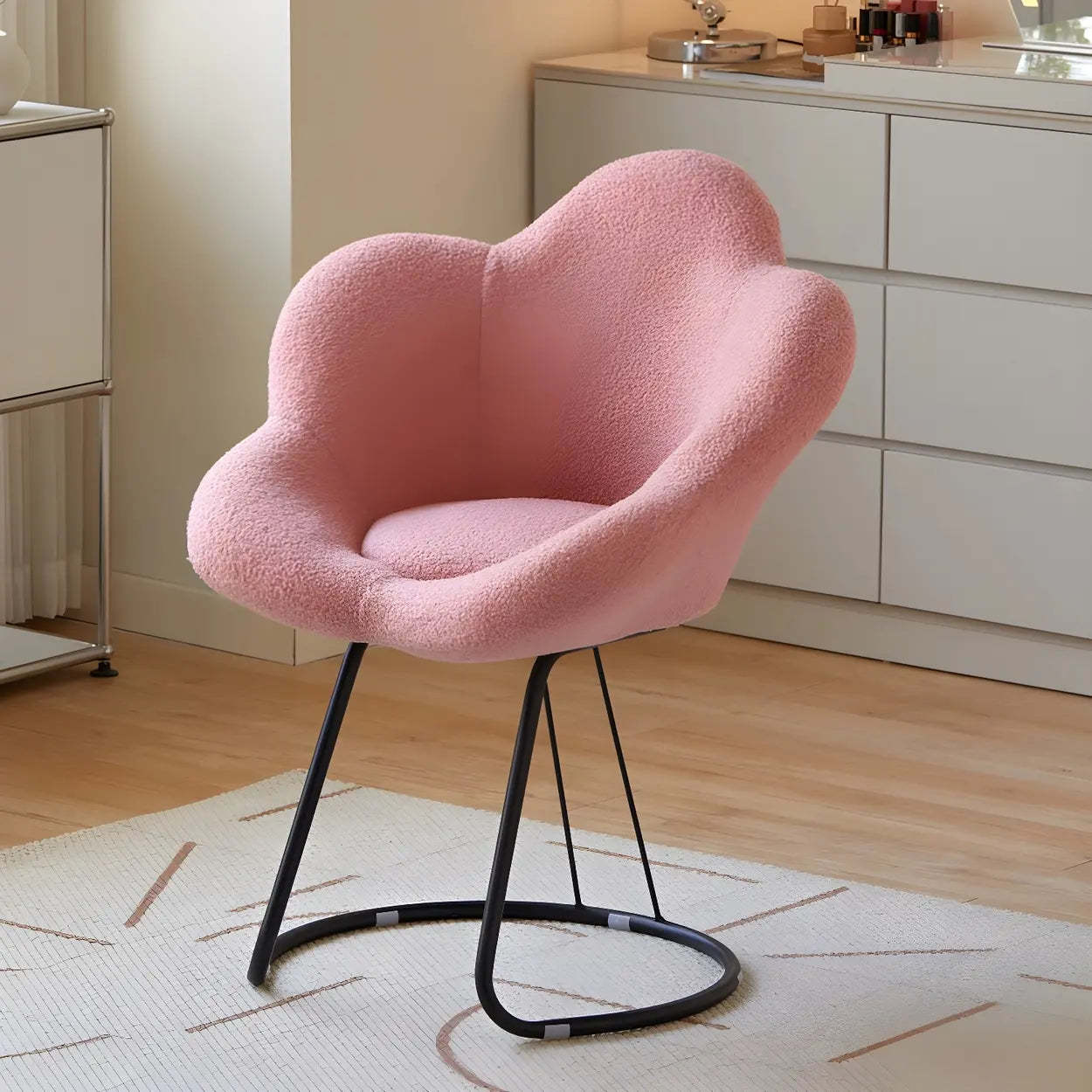 White Flower-Shaped Faux Fur Swivel Vanity Stool — Pink / Pulley / 1 Piece
