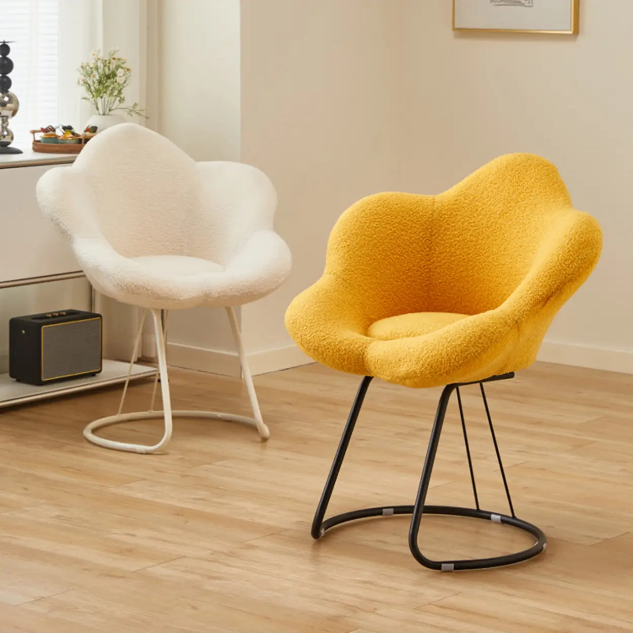 White Flower-Shaped Faux Fur Swivel Vanity Stool — White / White Frame / 1 Piece