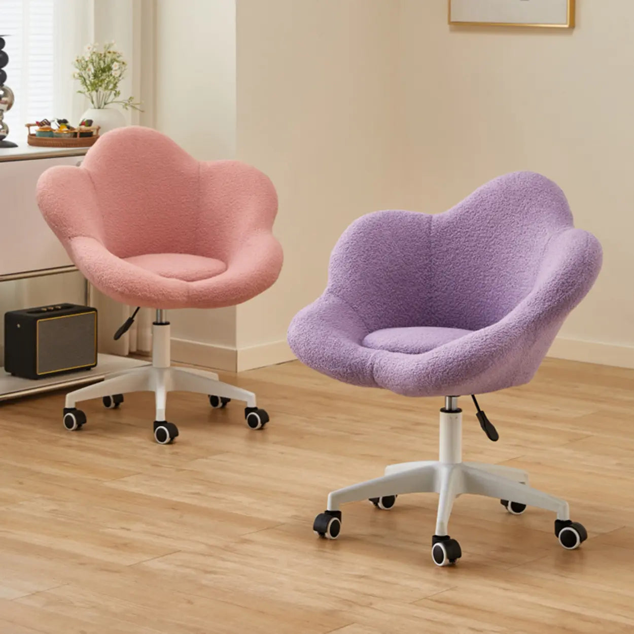 White Flower-Shaped Faux Fur Swivel Vanity Stool — Blue / Pulley / 1 Piece