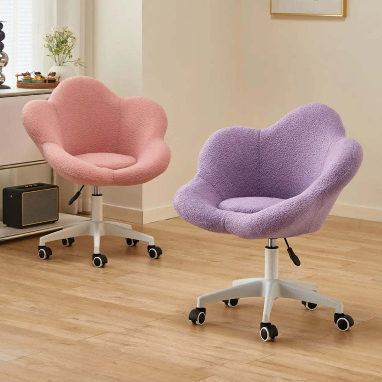 White Flower-Shaped Faux Fur Swivel Vanity Stool — Blue / Pulley / 1 Piece