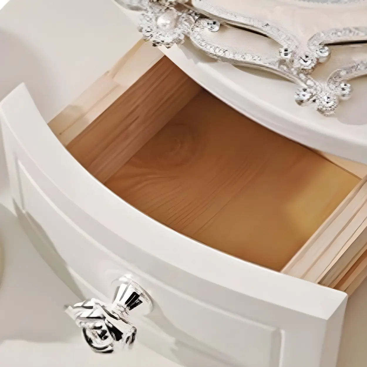 White Wood Makeup Vanity with Mirror