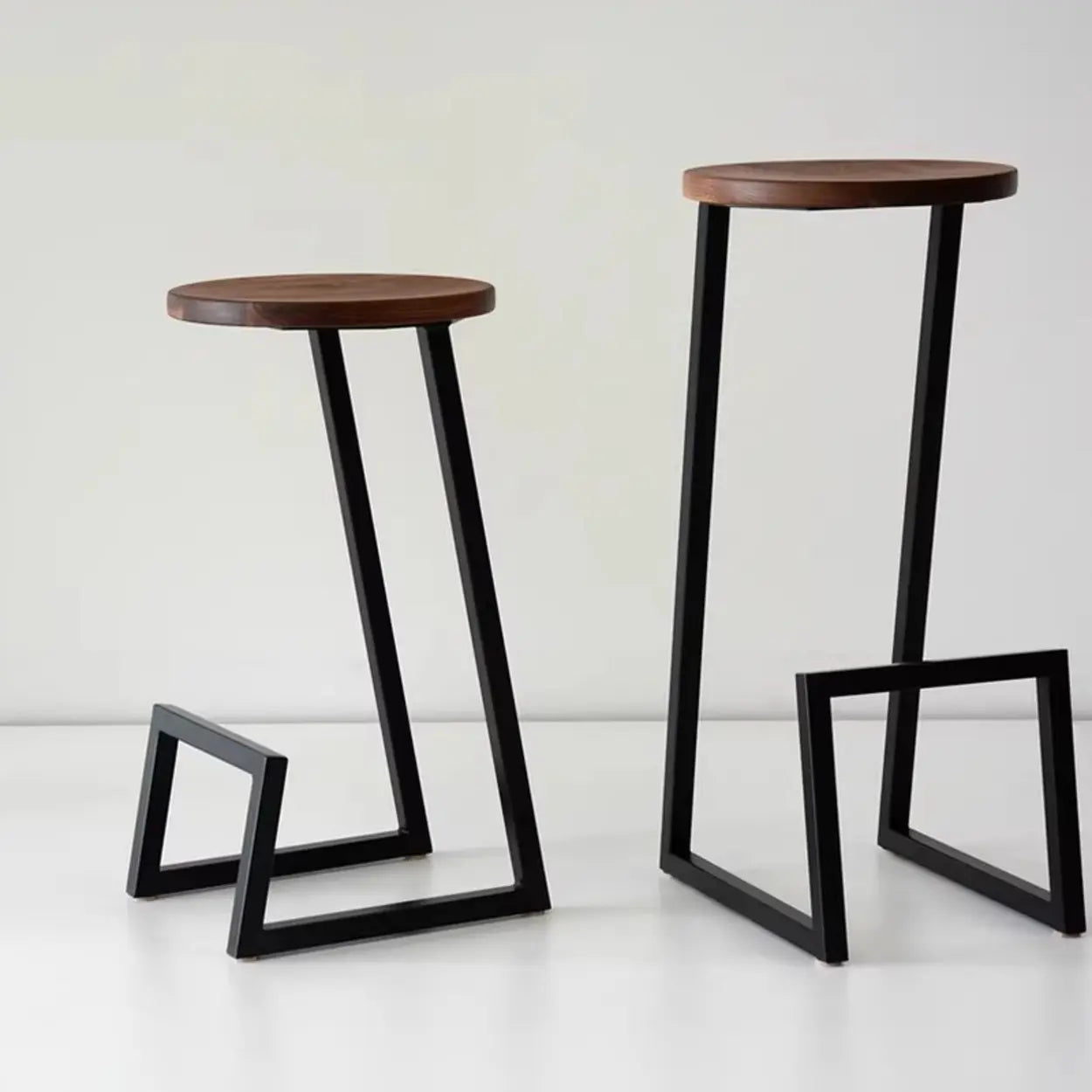 Round Wood Iron-Sled Backless Bar Stool — Natural / White