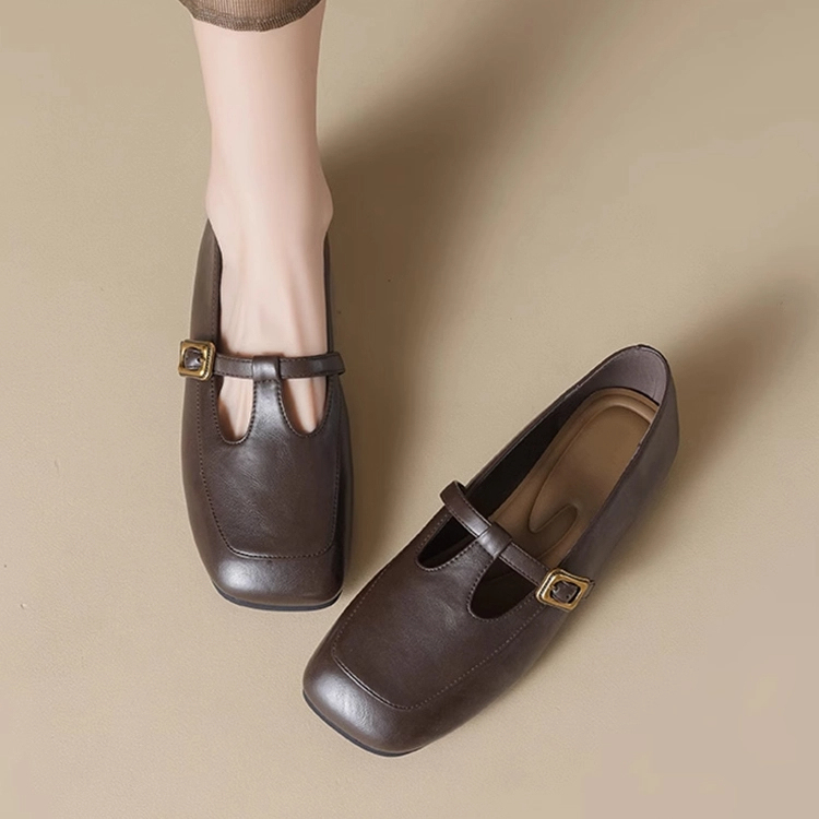 幅広4E パンプス ストラップ スクエアトゥ 甲高 ぽっちゃり足 ワイド