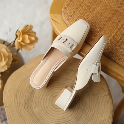 スクエアトゥ チェーンモチーフミュール