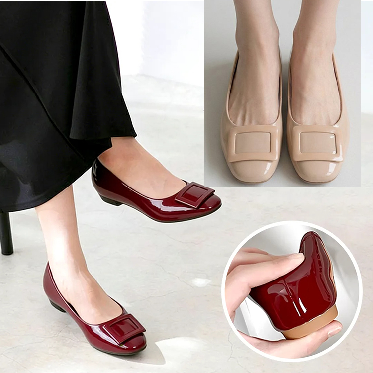 お出かけに！上品スクエアバックルパンプス