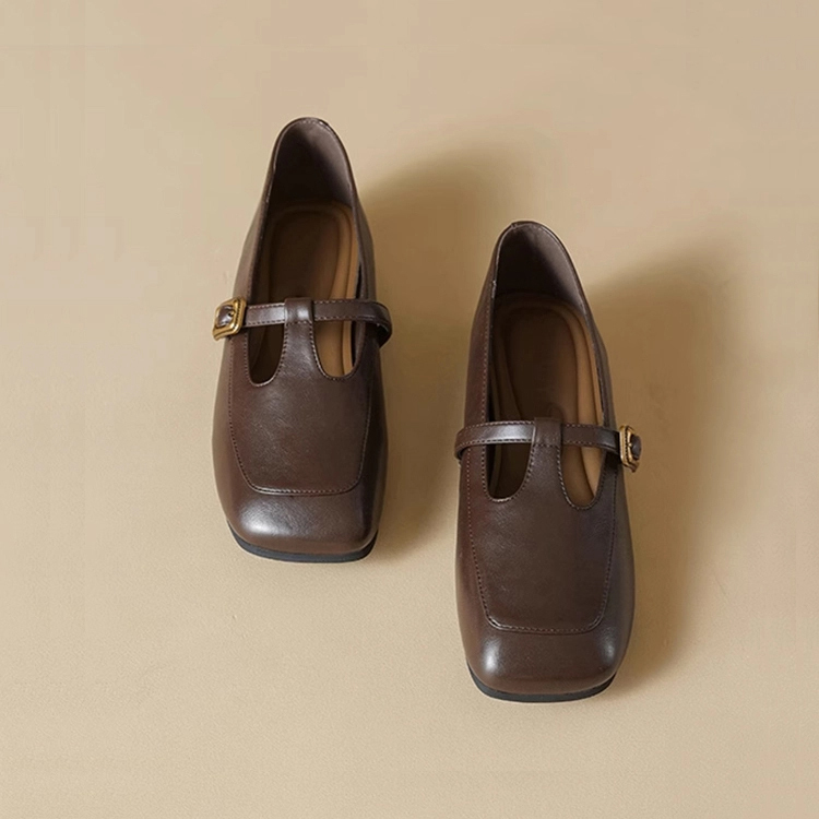 幅広4E パンプス ストラップ スクエアトゥ 甲高 ぽっちゃり足 ワイド