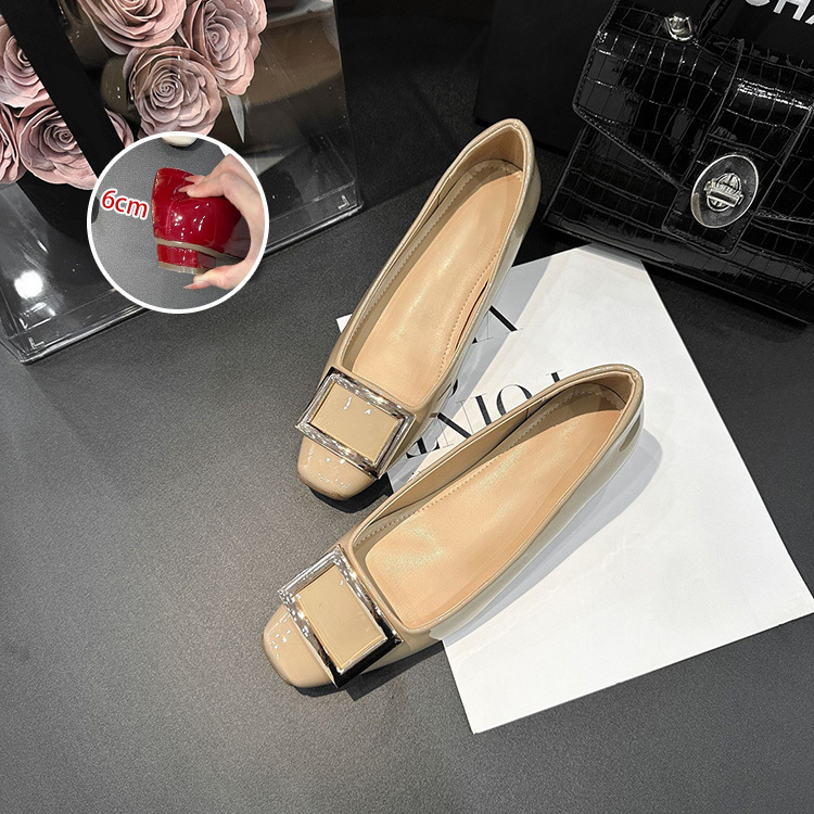 スクエアトゥ ビッグバックル 美脚パンプス