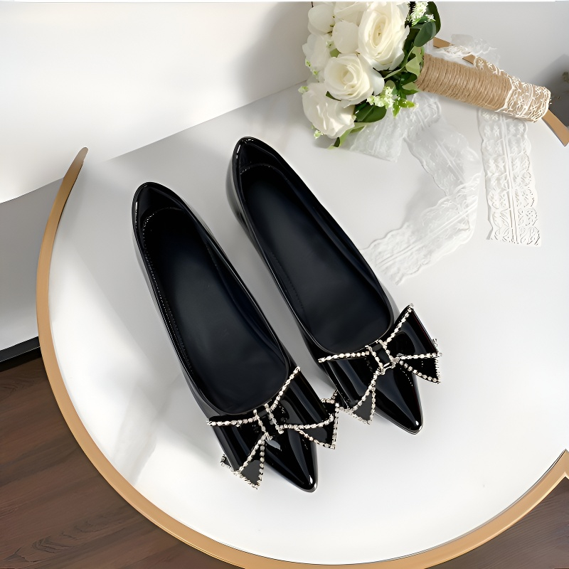 リボンモチーフ インヒールエナメルパンプス