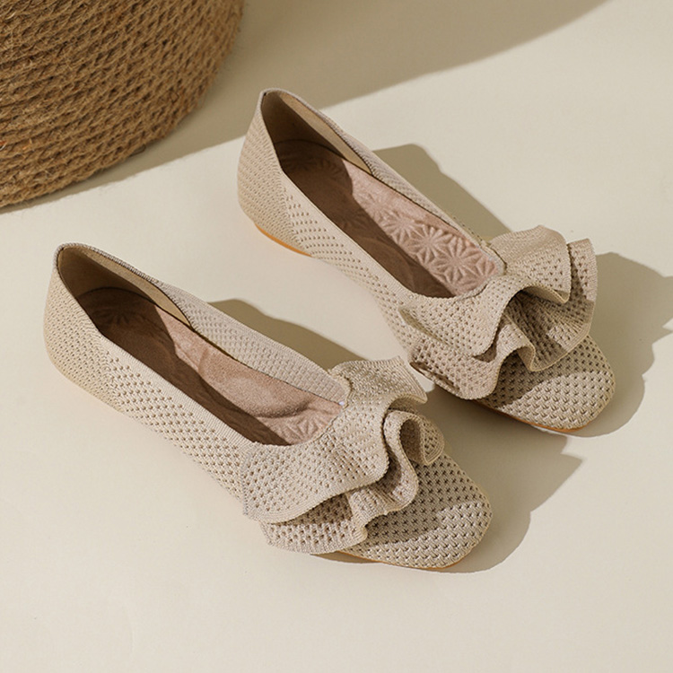 大胆フリル スクエアトゥニットパンプス