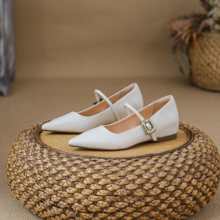 メリージェーン アイボリー 白 パンプス ポインテッドトゥ 5cm インヒール 清楚 大人可愛い